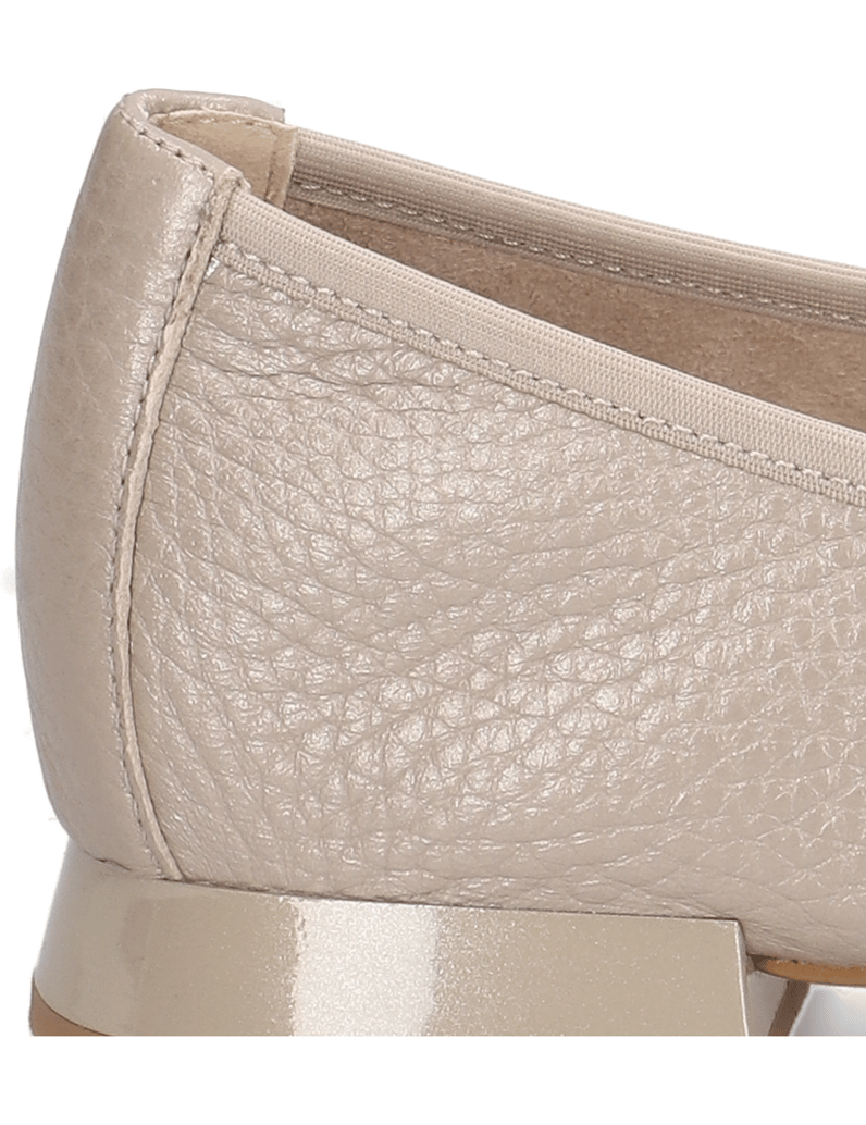 POE-hladká-kůže-baleríny-béžová