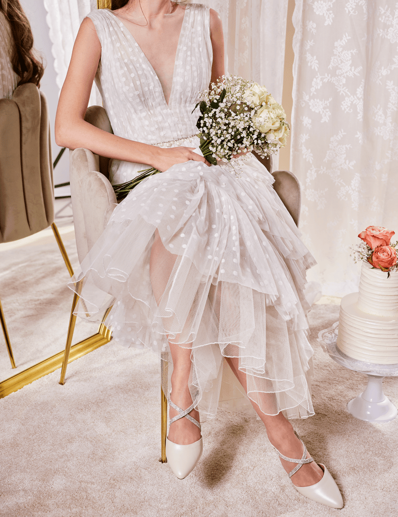 Lazzarini-gladko-usnje-salonarji-bela