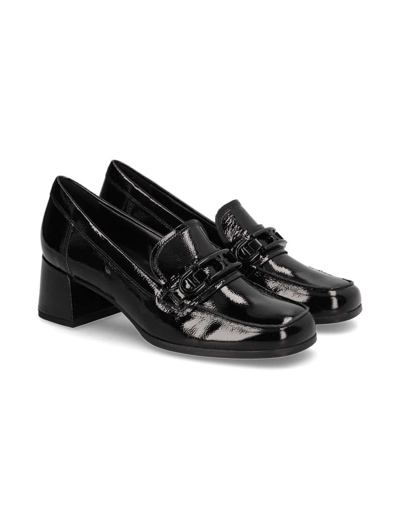 Högl-lakirano-usnje-salonarji