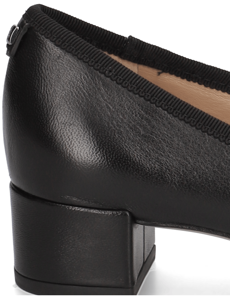 Högl-hladká-kůže-klasické-lodičky-černá