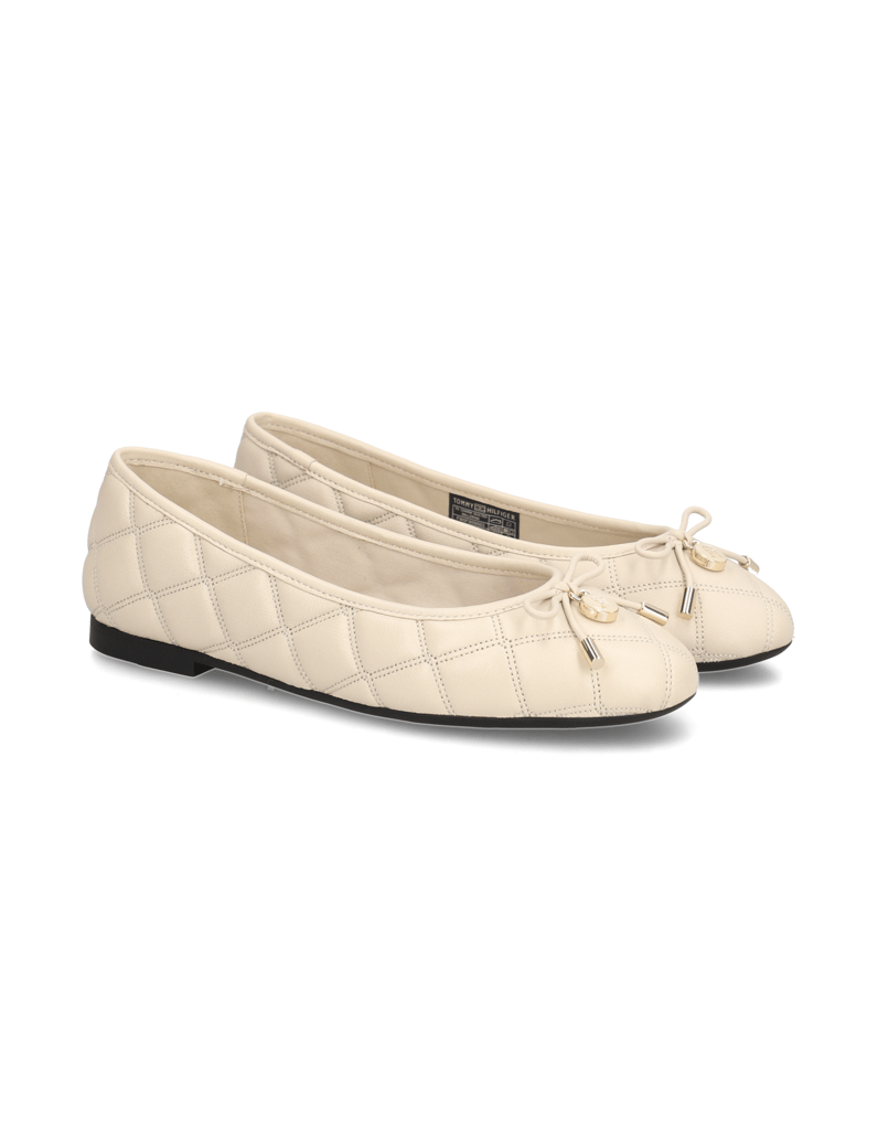 Tommy-Hilfiger-TH-CHARM-QUILTED-BALLERINA-črna