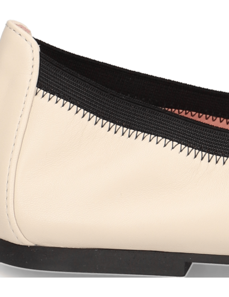 Pretty-Ballerinas-Glattleder-Ballerina