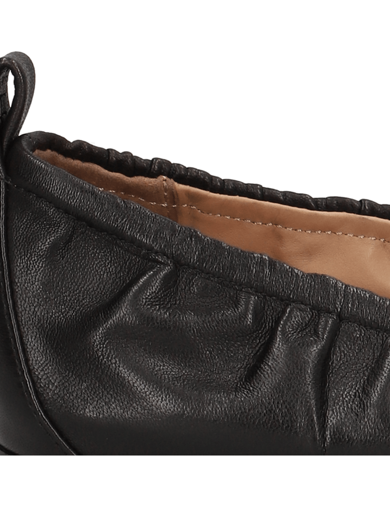 NEWD.Tamaris-Glattleder-Ballerina