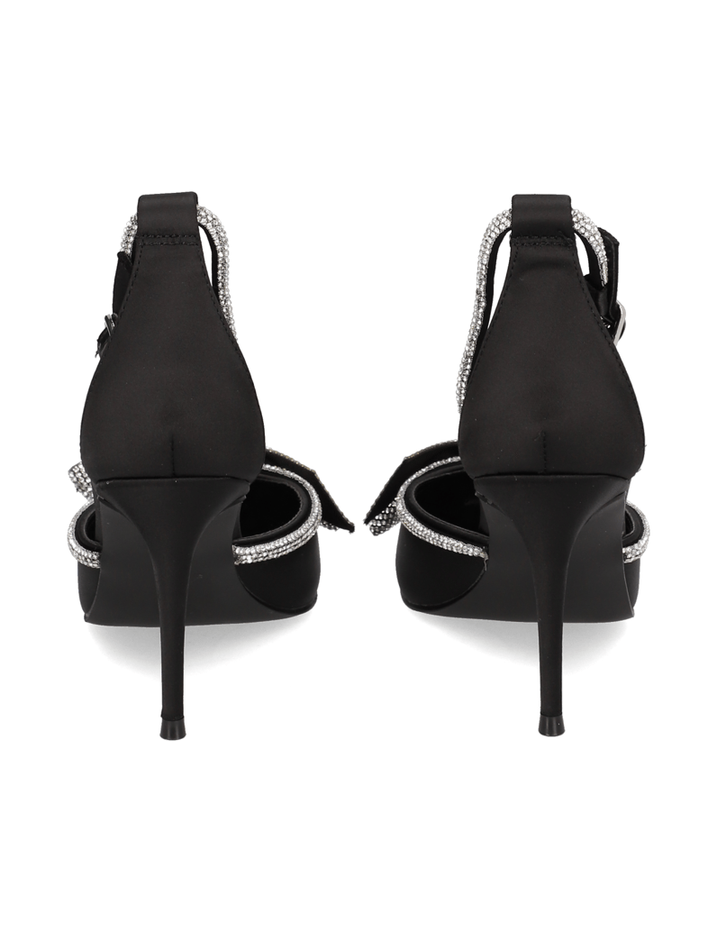 Steve-Madden-LIVE-UP