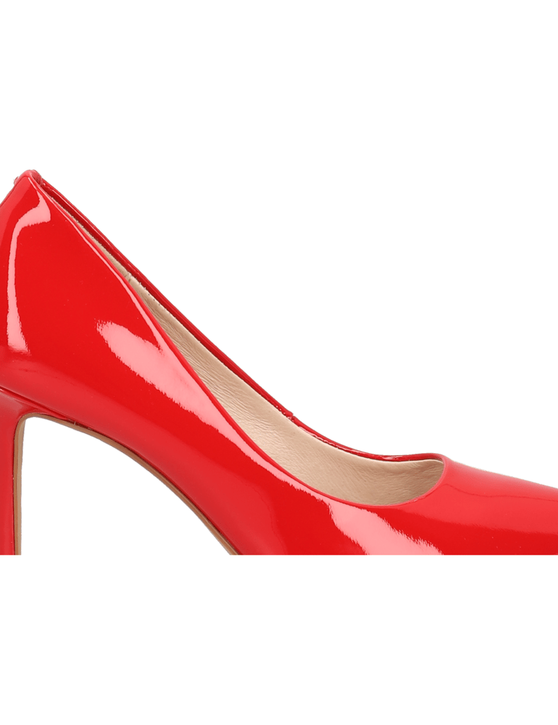 Kate-Gray-lakirano-usnje-salonarji