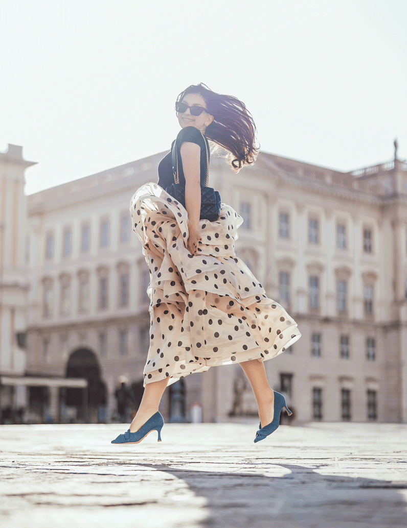 Silvia-Schneider-Textil-Pumps-blau