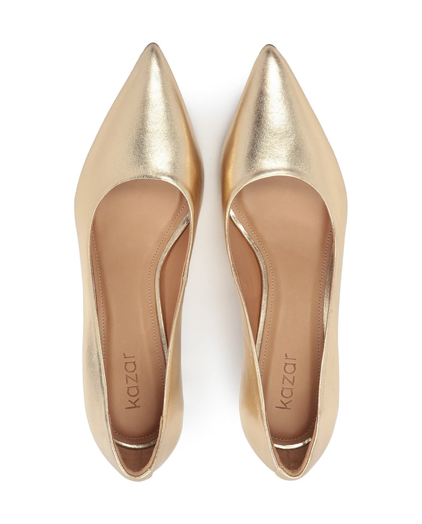 Kazar-Classic-gold-pumps-with-low-heel-zlatá