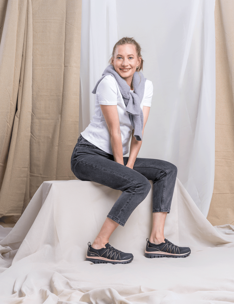 Skechers-GRACEFUL---PURECRUSH-černá