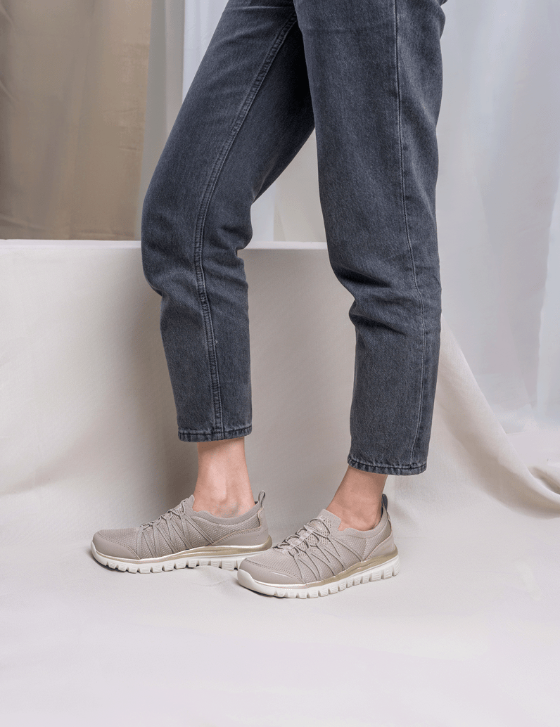 Skechers-GRACEFUL---PURECRUSH-černá