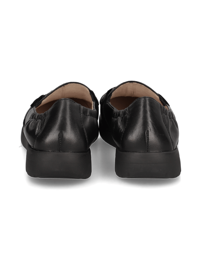 DELKA-hladká-koža-klasická-nazúvacia-obuv-čierna