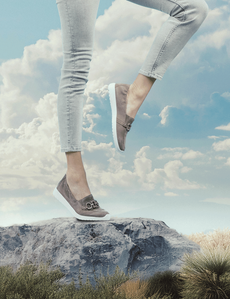 DELKA-Slipper-sportiv-beige