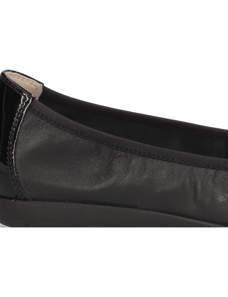 DELKA-hladká-kůže-baleríny-černá