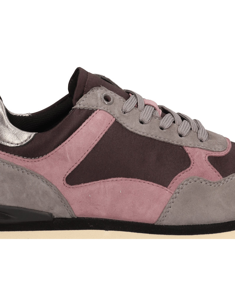 Pat-Calvin-superge-rjava