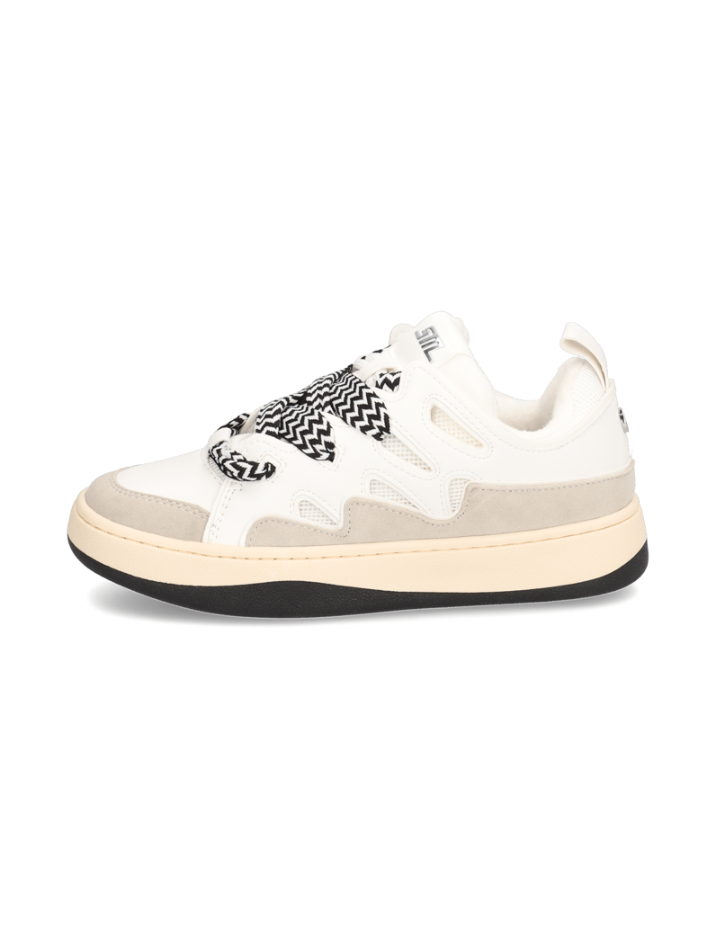 Steve-Madden-ROARING-bela