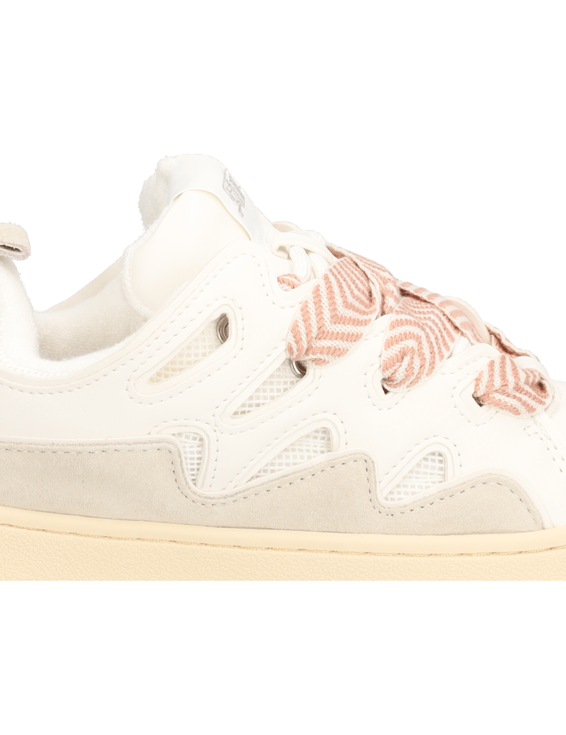 Steve-Madden-ROARING-biela