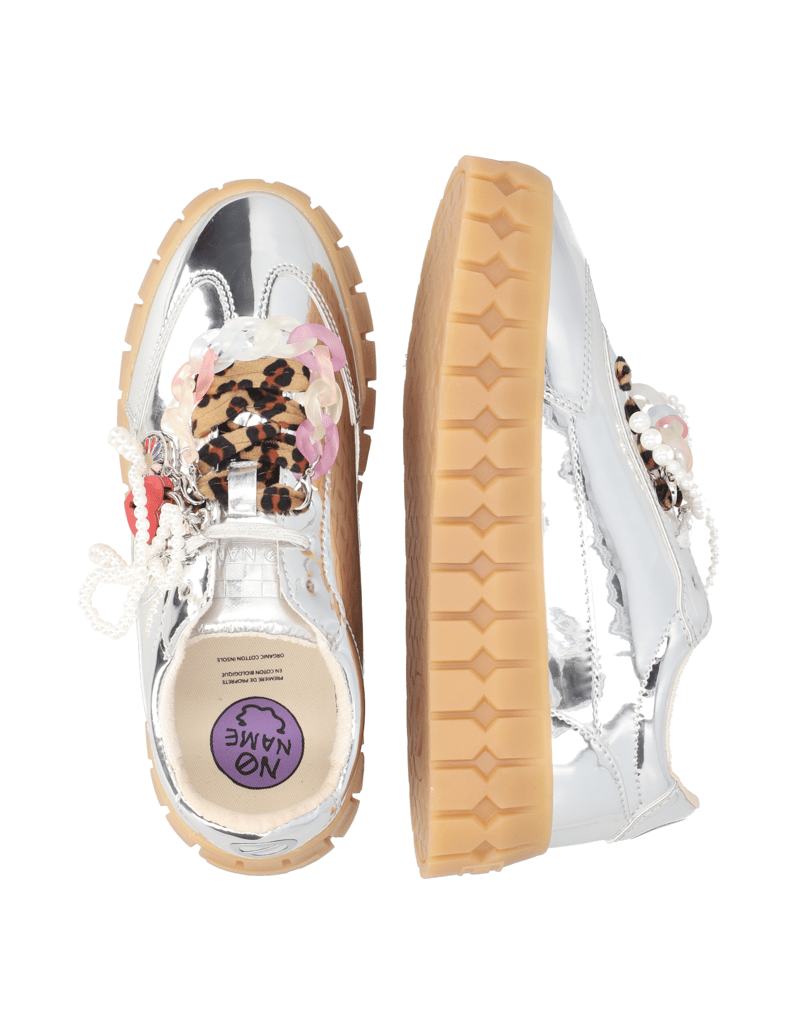 No-Name-Play-Side-silber