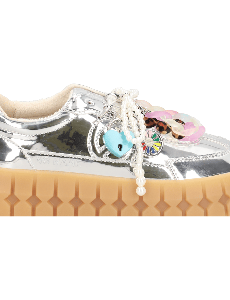 No-Name-Play-Side-silber