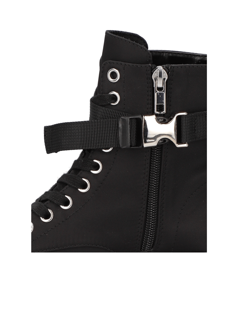 Steve-Madden-TANKER-P