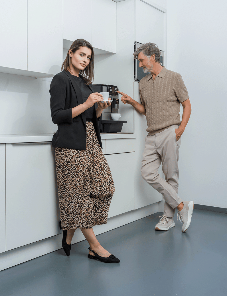 Lazzarini-Veloursleder-Slingpumps-schwarz