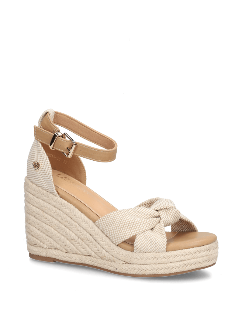 UP-collection-sandály-na-klínku-béžová