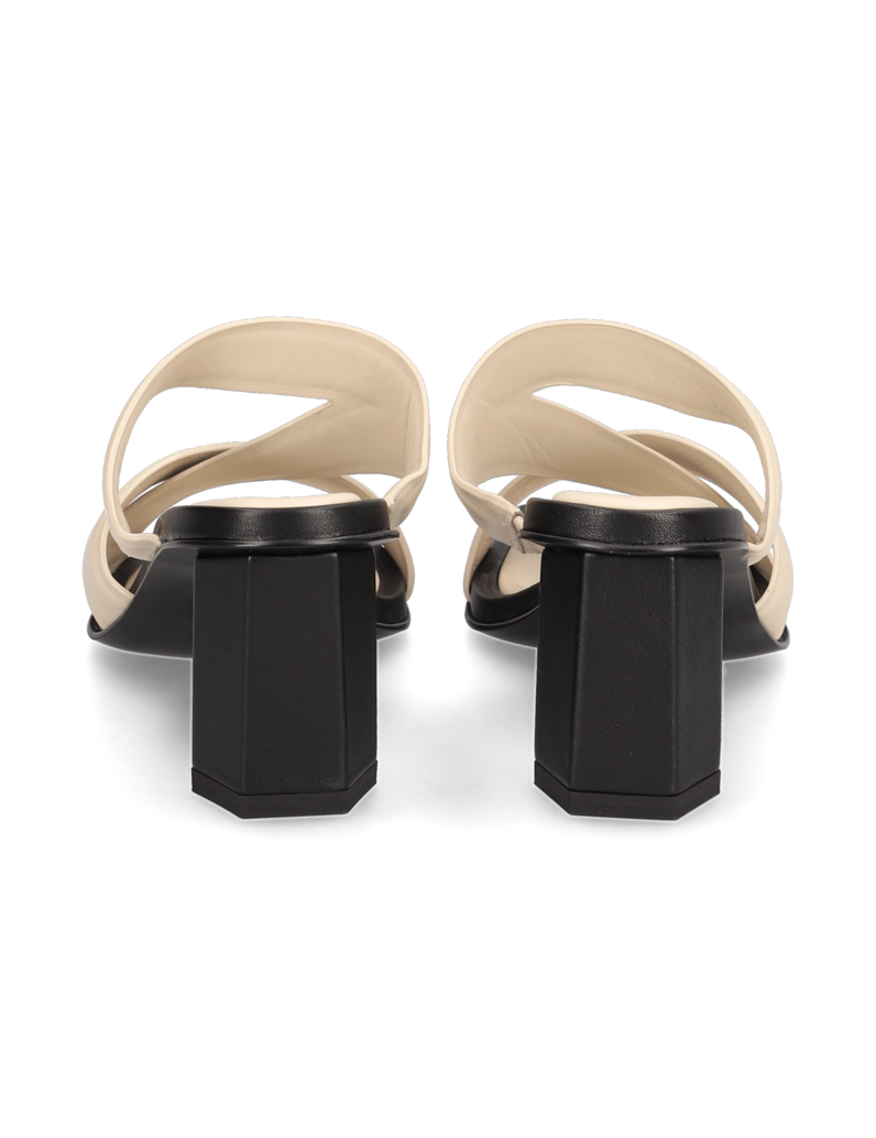 NEWD.Tamaris-Glattleder-Pantoffel