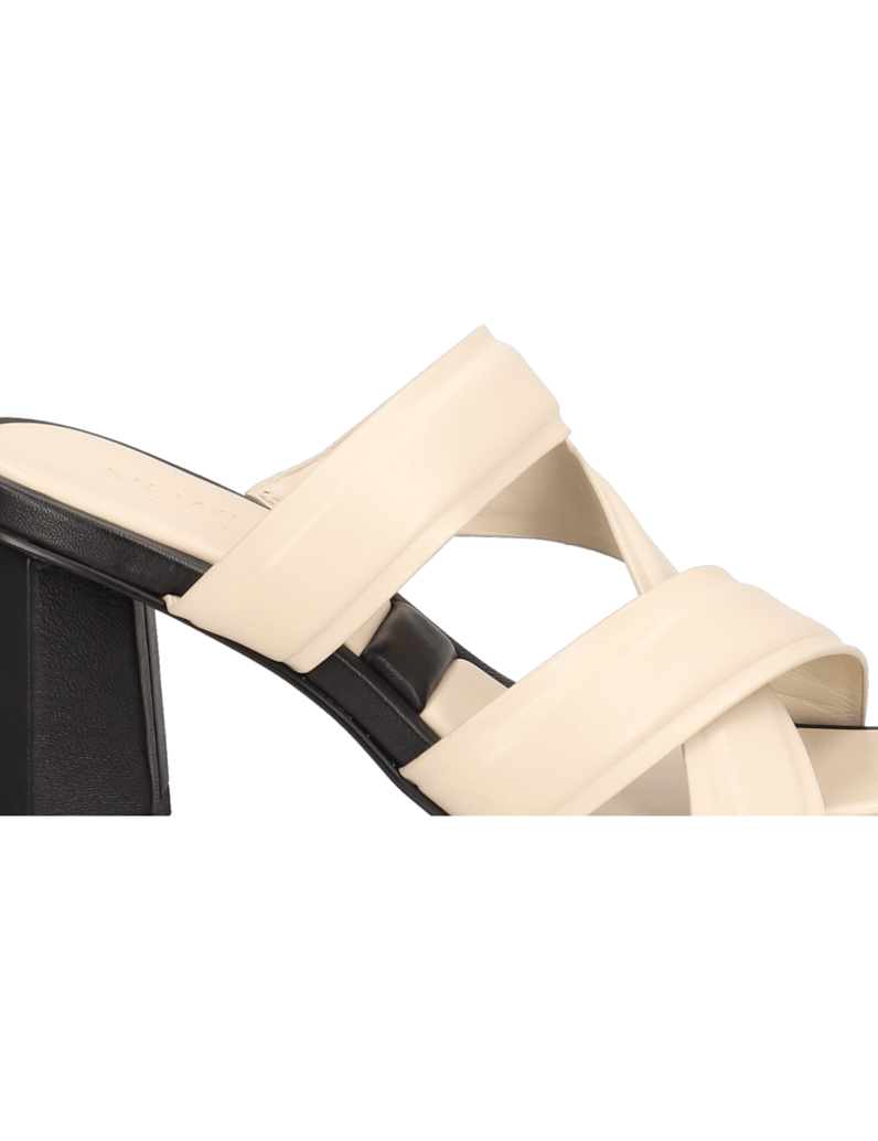 NEWD.Tamaris-Glattleder-Pantoffel