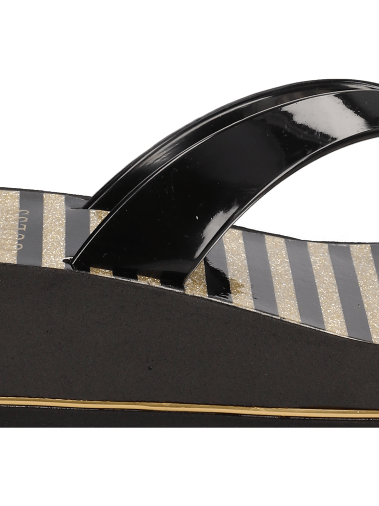 GUESS-ENZY-strieborná