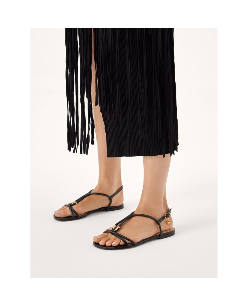 Kazar-Schwarze-Ledersandalen-mit-Schmuckverzie-gold