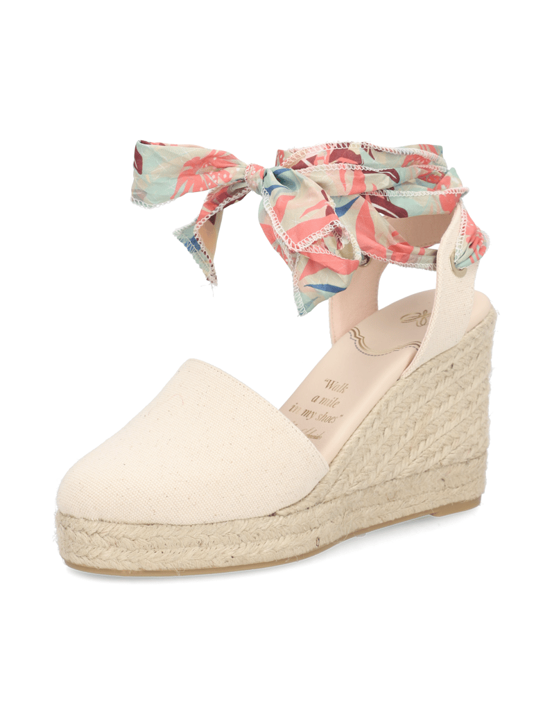 Silvia-Schneider-sandále-na-klinovom-podpätku-béžová