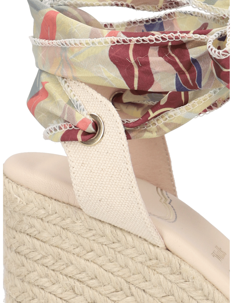 Silvia-Schneider-sandále-na-klinovom-podpätku-béžová