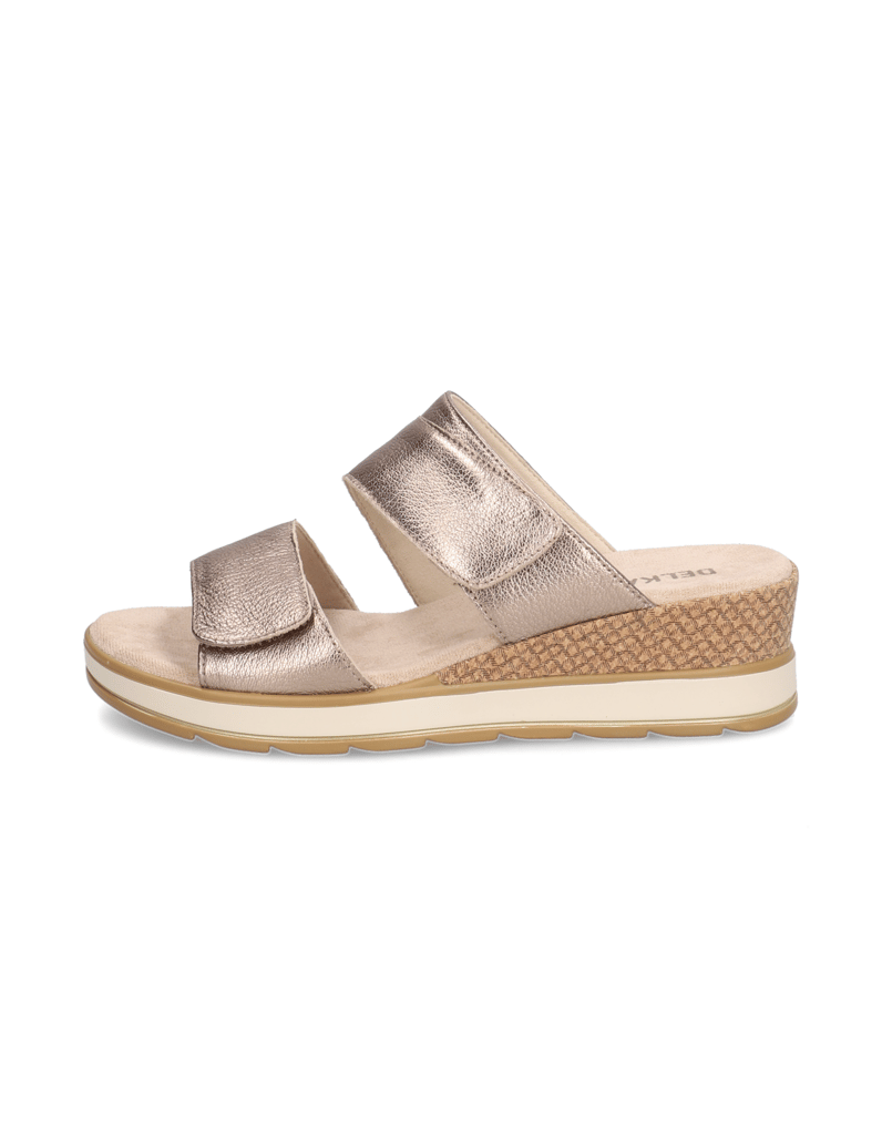 DELKA-hladká-kůže-pantofle-zlatá