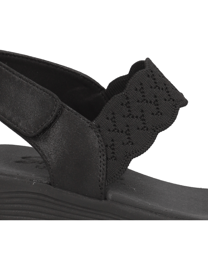 Skechers-ARYA---ON-THE-RISE-črna