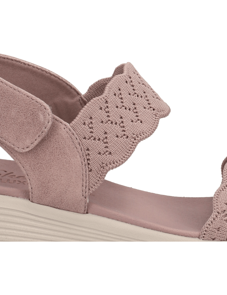 Skechers-ARYA---ON-THE-RISE-črna