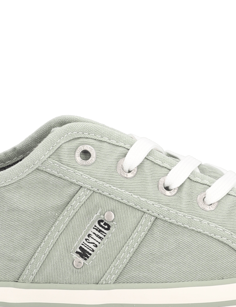 Mustang-Canvas-Sneaker