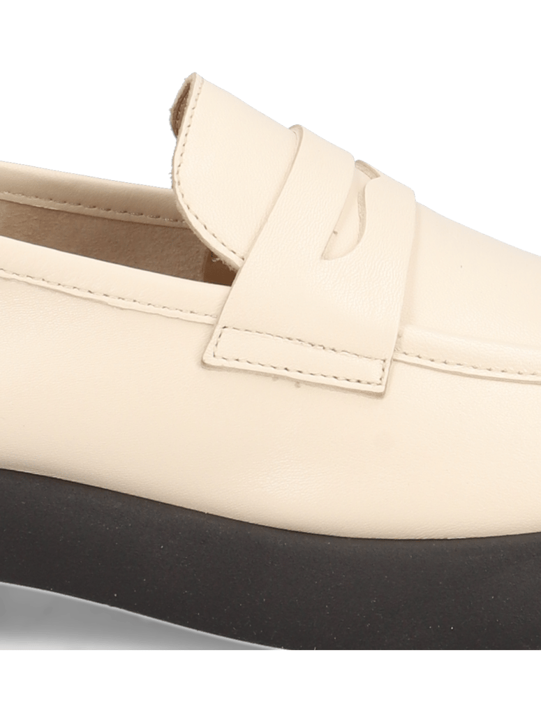 Pat-Calvin-gladko-usnje-mokasini-bela