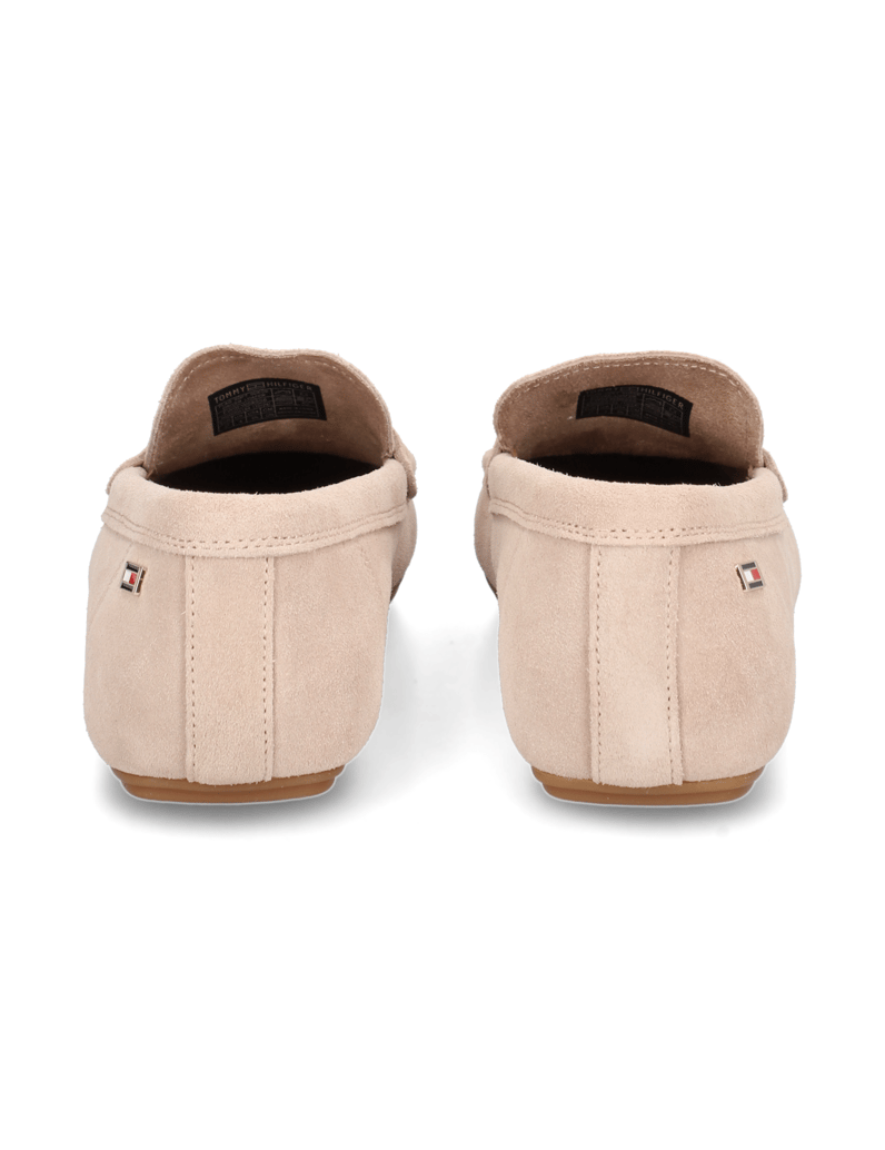 Tommy-Hilfiger-klasická-nazúvacia-obuv-béžová