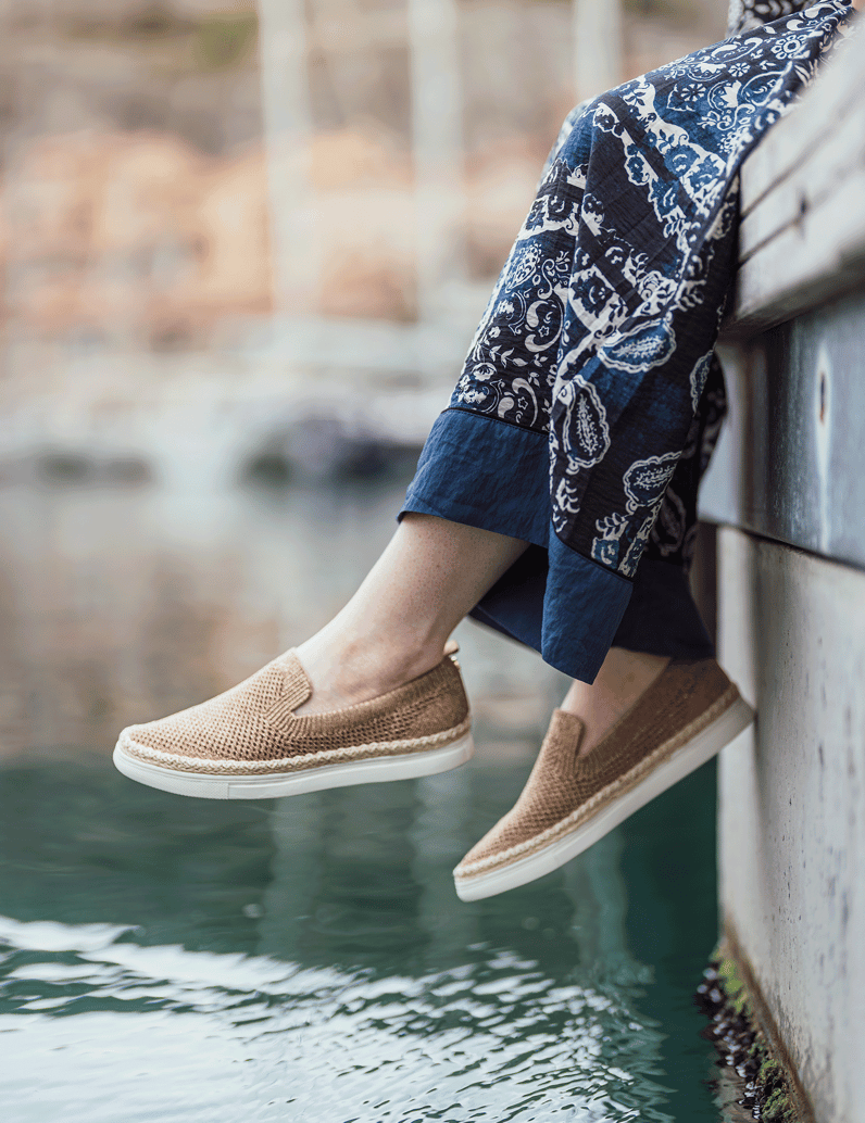 Pat-Calvin-textil-klasické-nazouvací-boty-zlatá