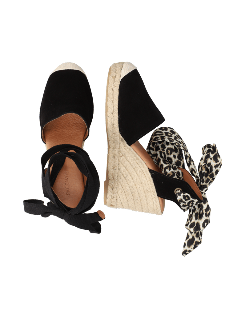 Pat-Calvin-sandály-na-klínku-černá