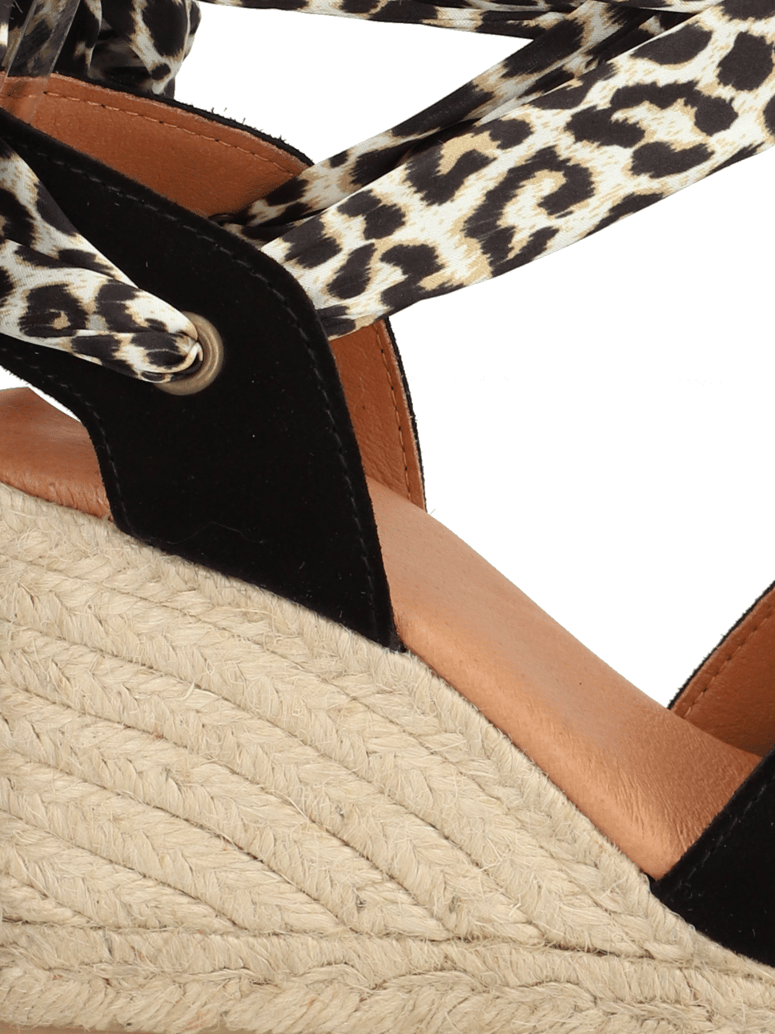 Pat-Calvin-sandály-na-klínku-černá