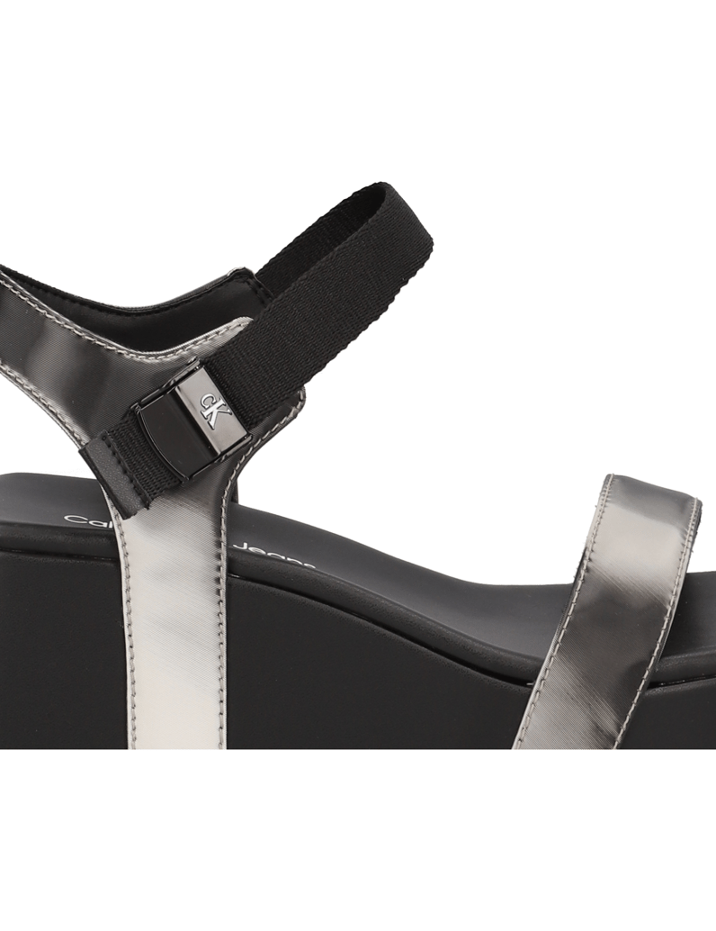 CALVIN-KLEIN-JEANS-WEDGE-BLOCK-SANDAL-METALLIC-DC-čierna