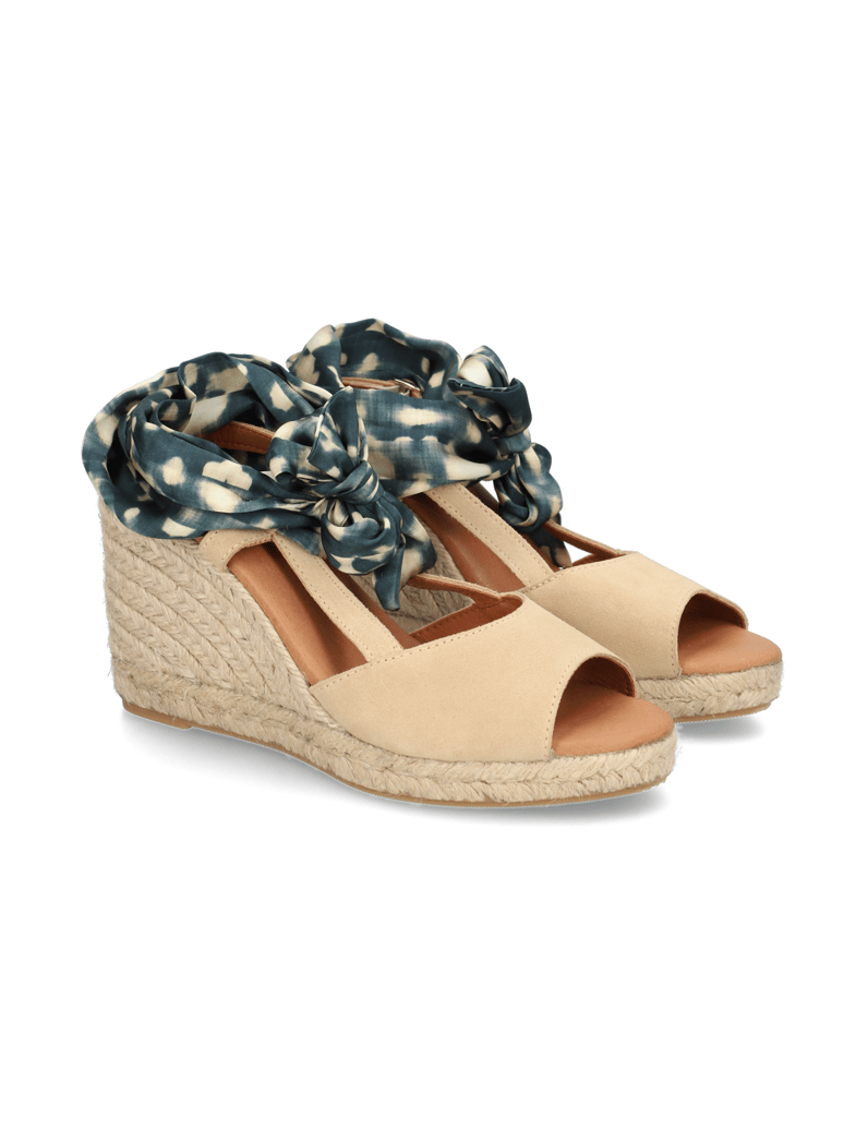 Pat-Calvin-velur-sandály-na-klínku-červená