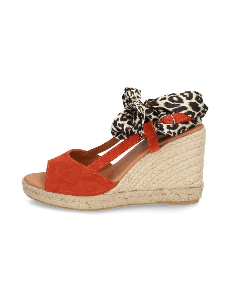 Pat-Calvin-velur-sandály-na-klínku-červená