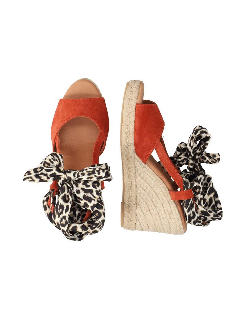 Pat-Calvin-velur-sandály-na-klínku-červená