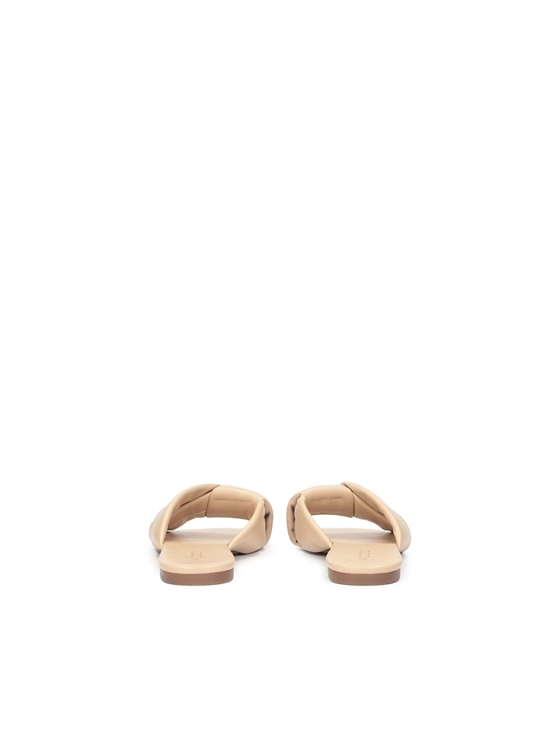 Kazar-Soft-leather-slides-on-a-flat-sole-čierna