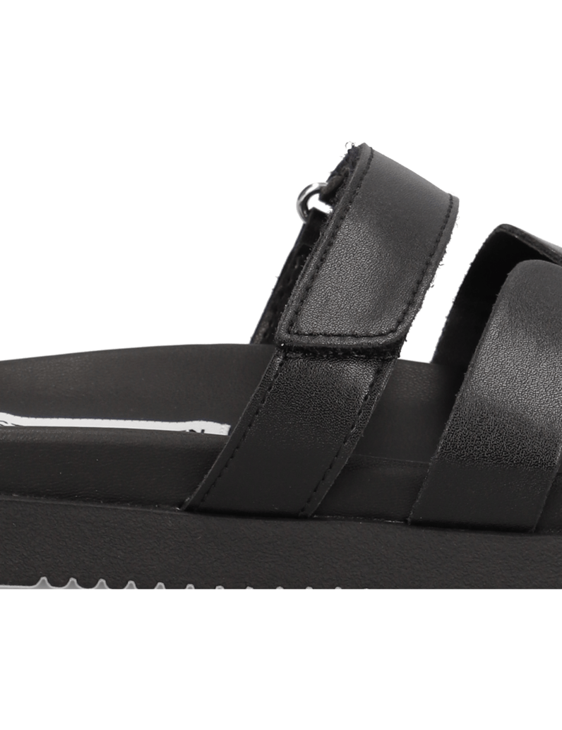 Steve-Madden-šľapky-čierna