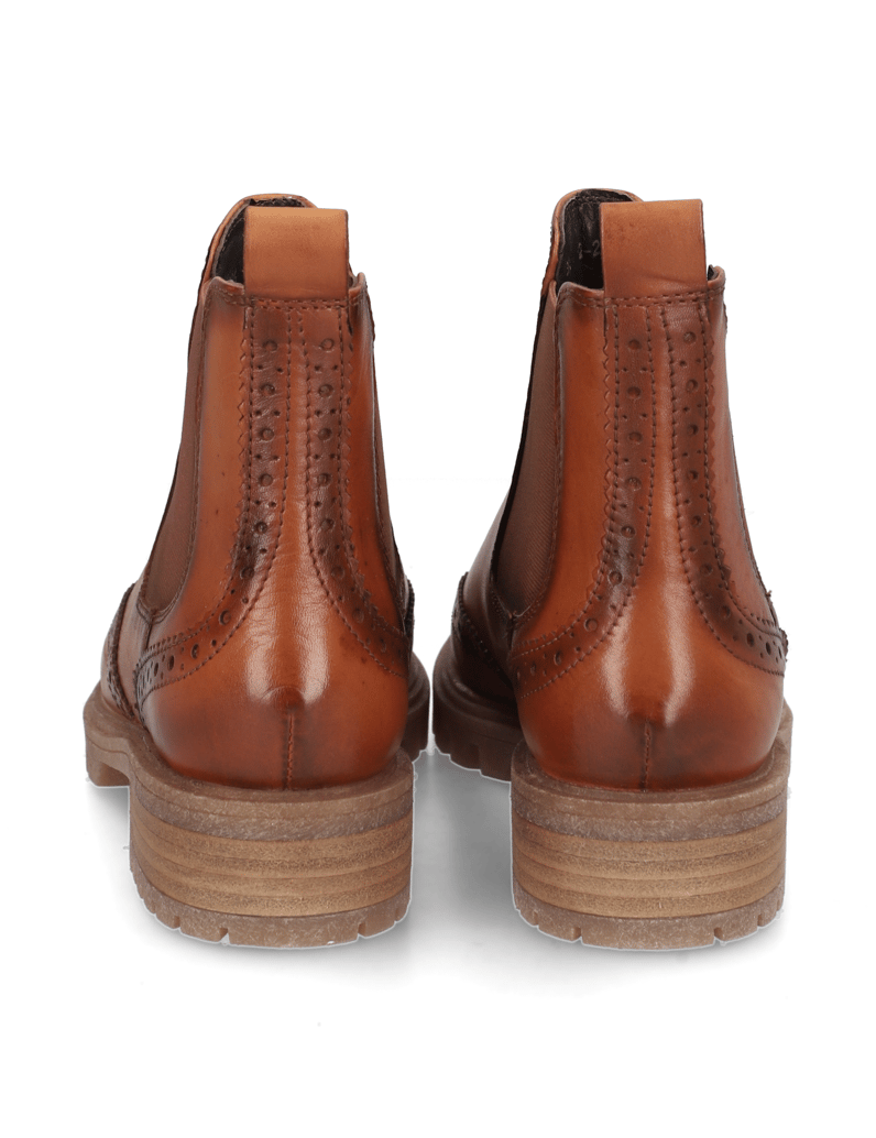 Ara-Chelsea-gležnjarji-konjak