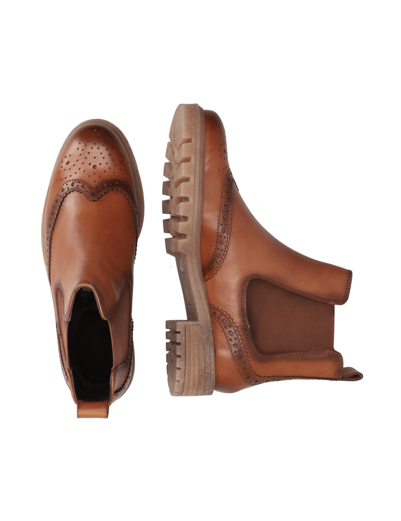 Ara-Chelsea-gležnjarji-konjak