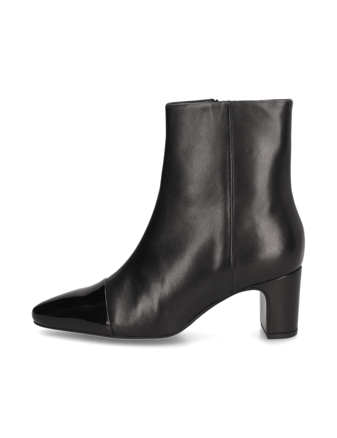 

čižmičky, Čierna