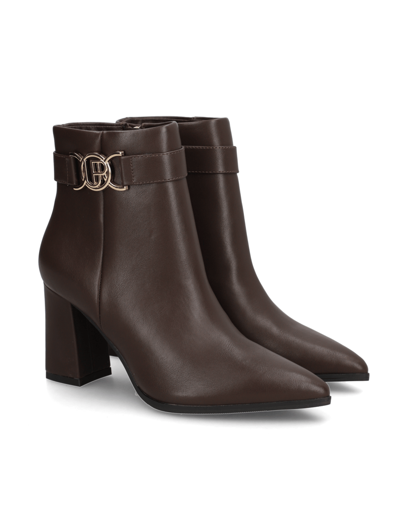 UP-collection-elegantni-gležnjarji-črna