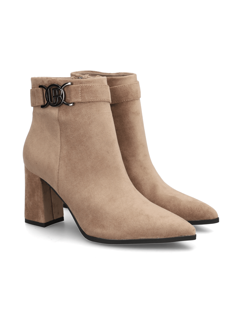 UP-collection-Stiefelette-braun